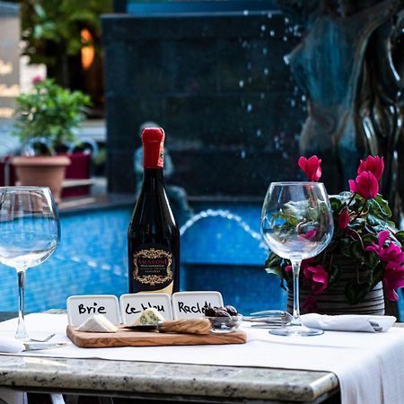 Hotel Elysee 티라나 외부 사진
