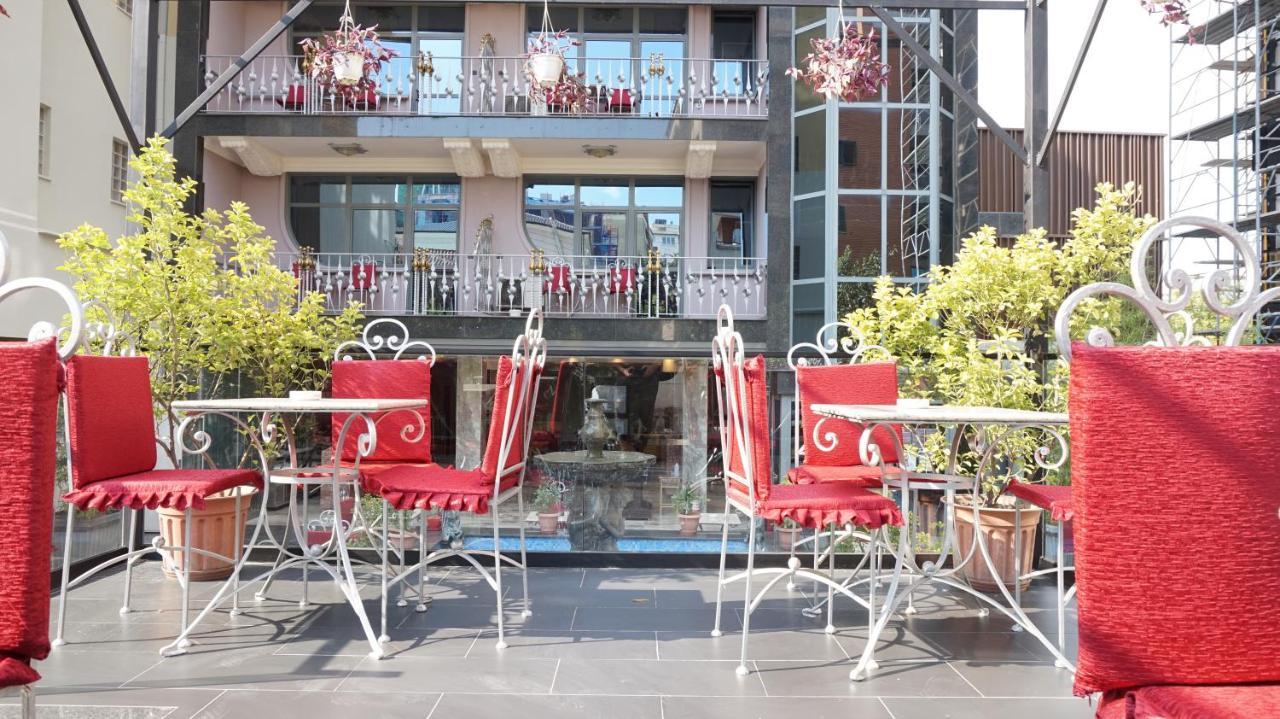 Hotel Elysee 티라나 외부 사진