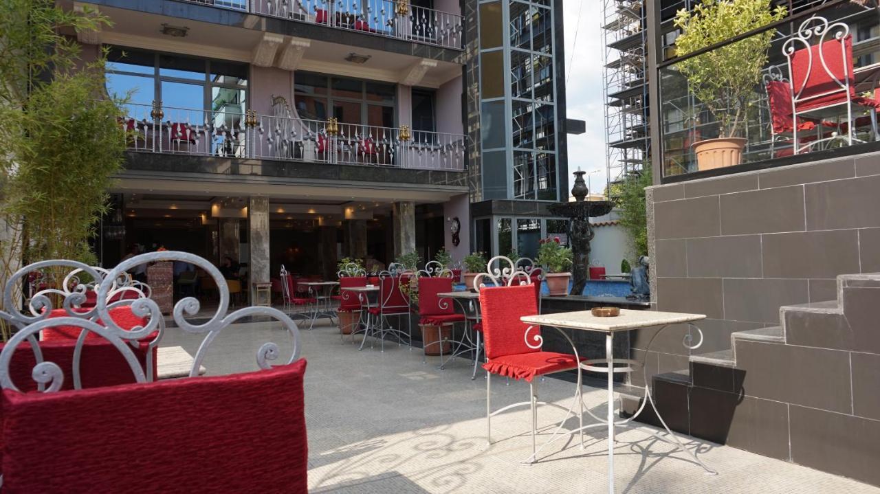 Hotel Elysee 티라나 외부 사진