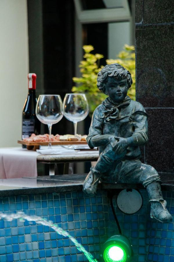 Hotel Elysee 티라나 외부 사진
