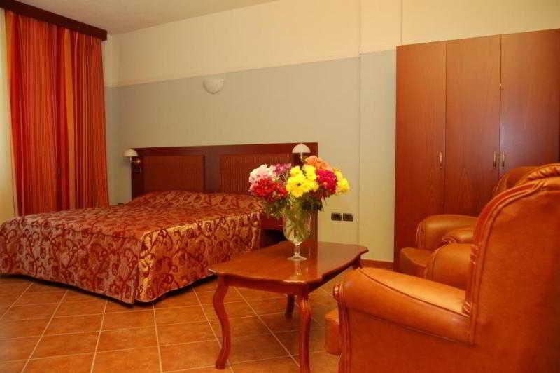 Hotel Elysee 티라나 외부 사진