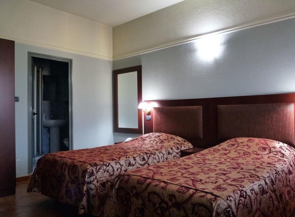 Hotel Elysee 티라나 외부 사진