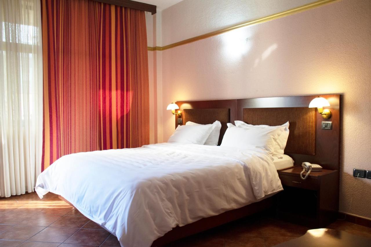 Hotel Elysee 티라나 외부 사진