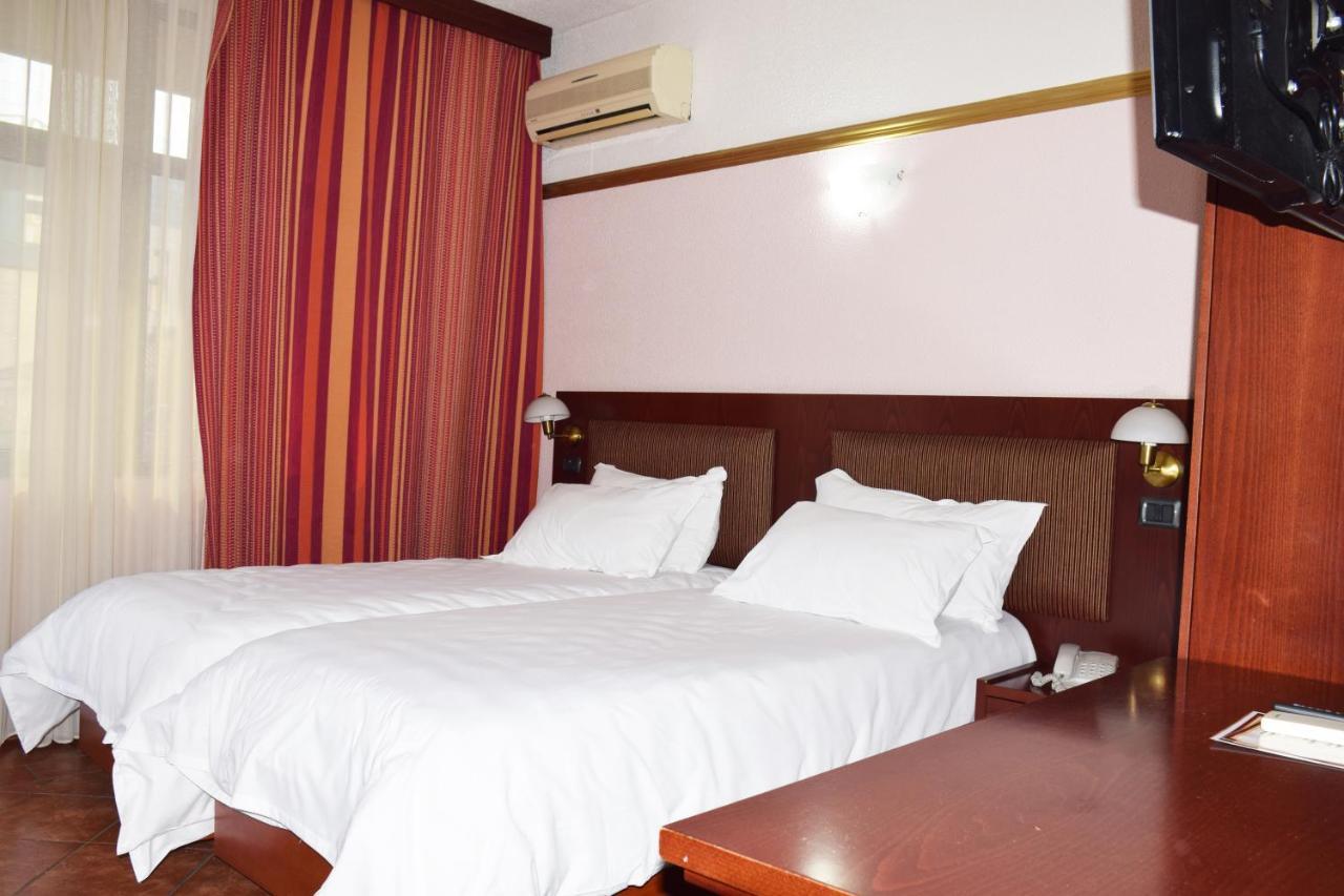Hotel Elysee 티라나 외부 사진