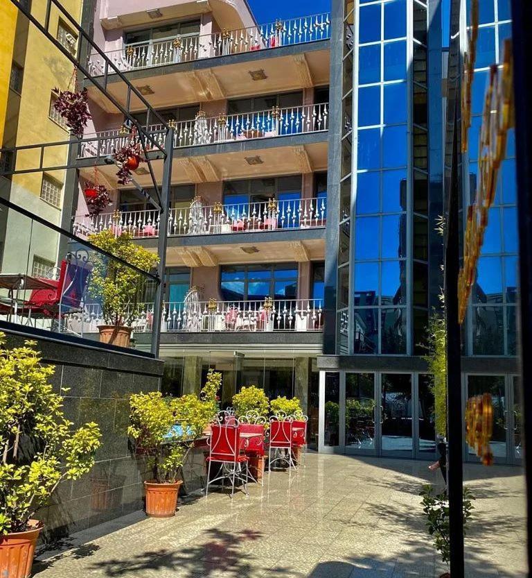 Hotel Elysee 티라나 외부 사진