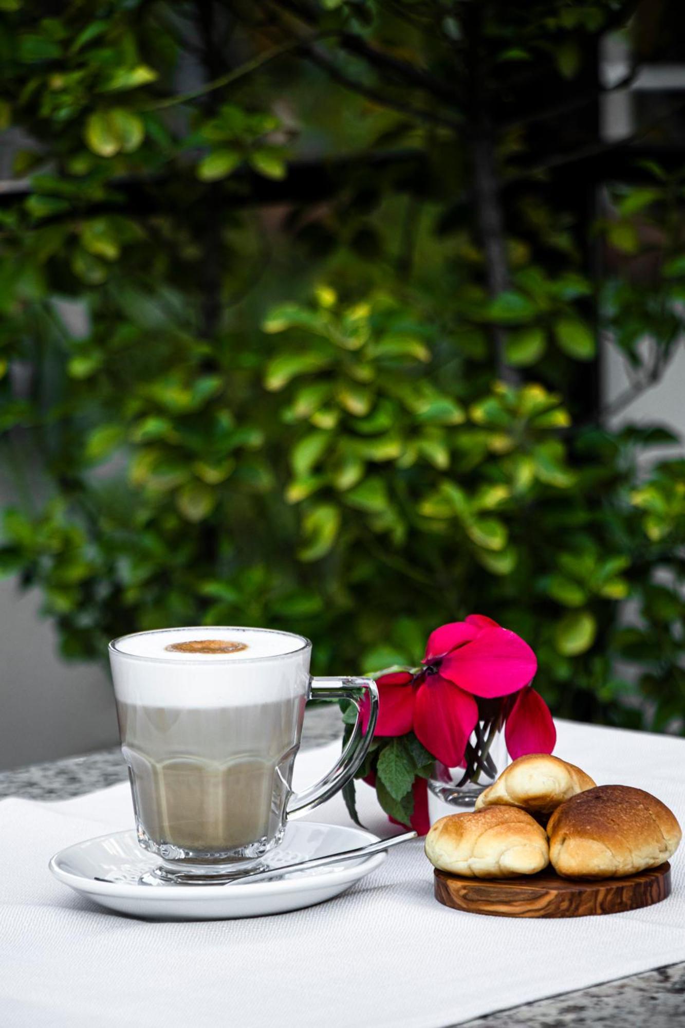 Hotel Elysee 티라나 외부 사진