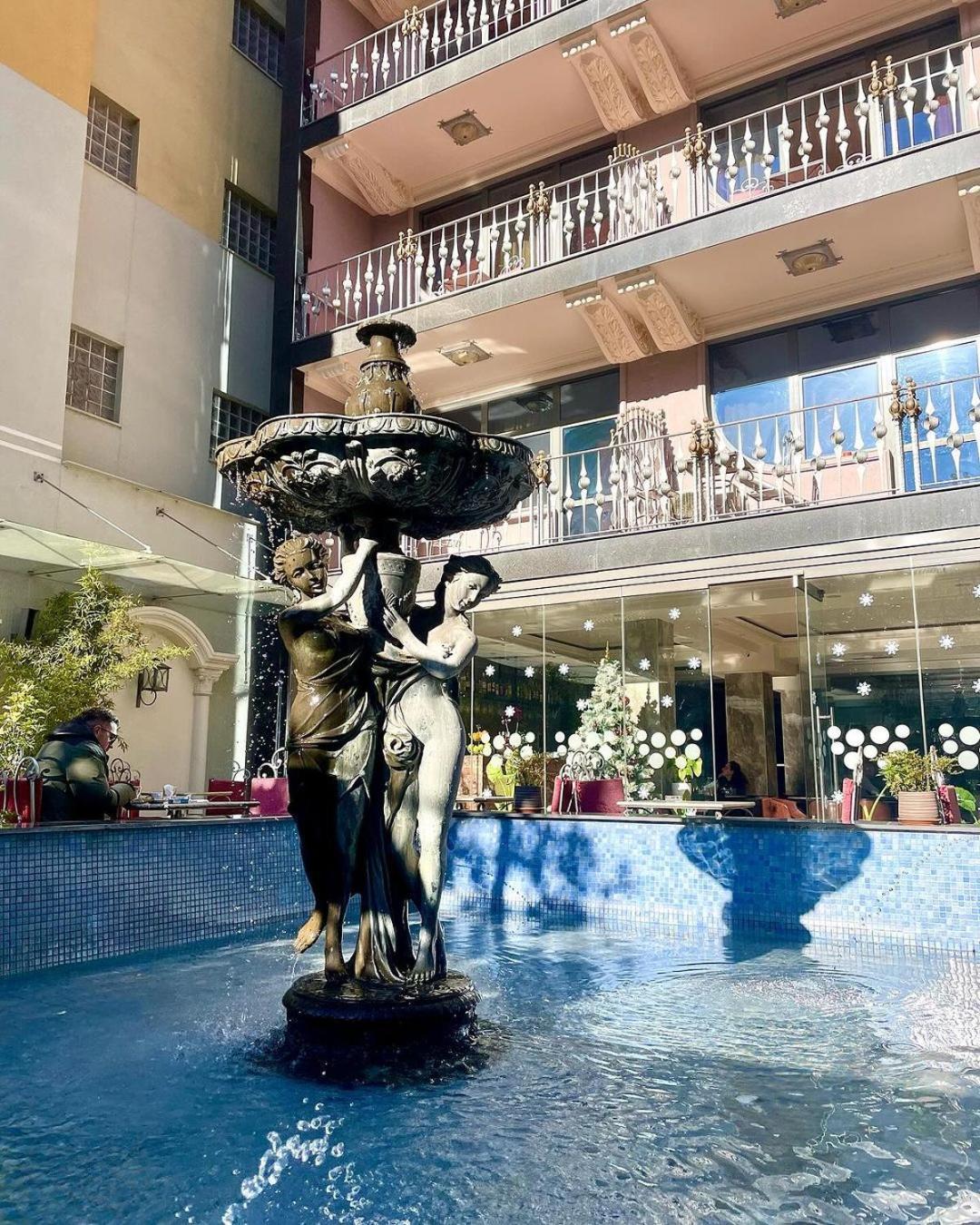 Hotel Elysee 티라나 외부 사진