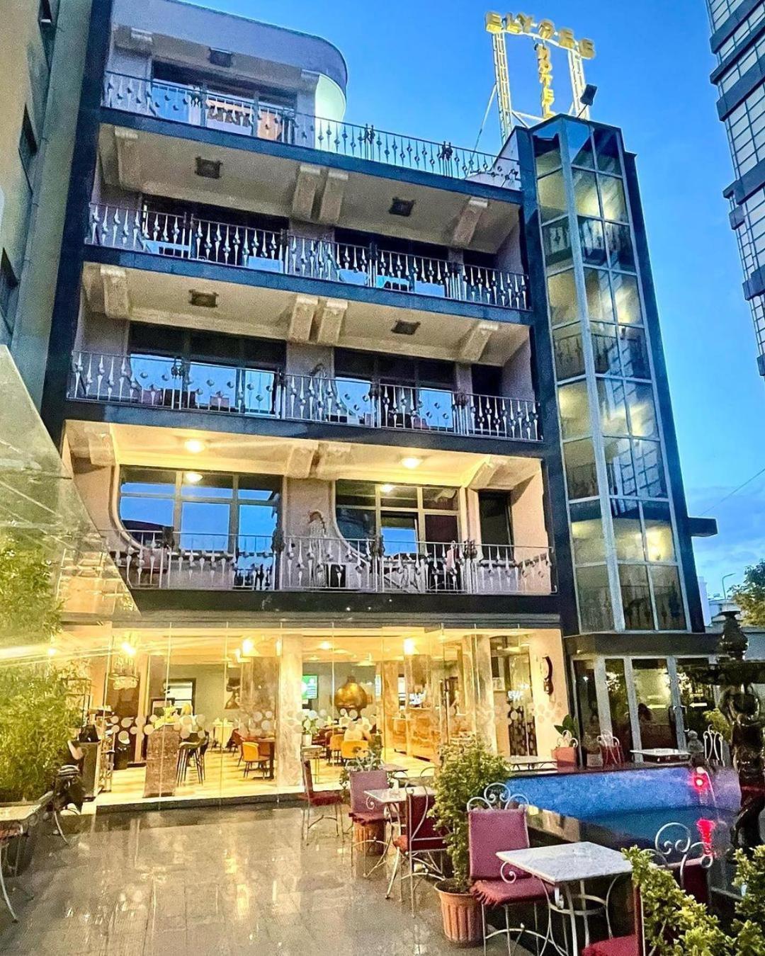 Hotel Elysee 티라나 외부 사진