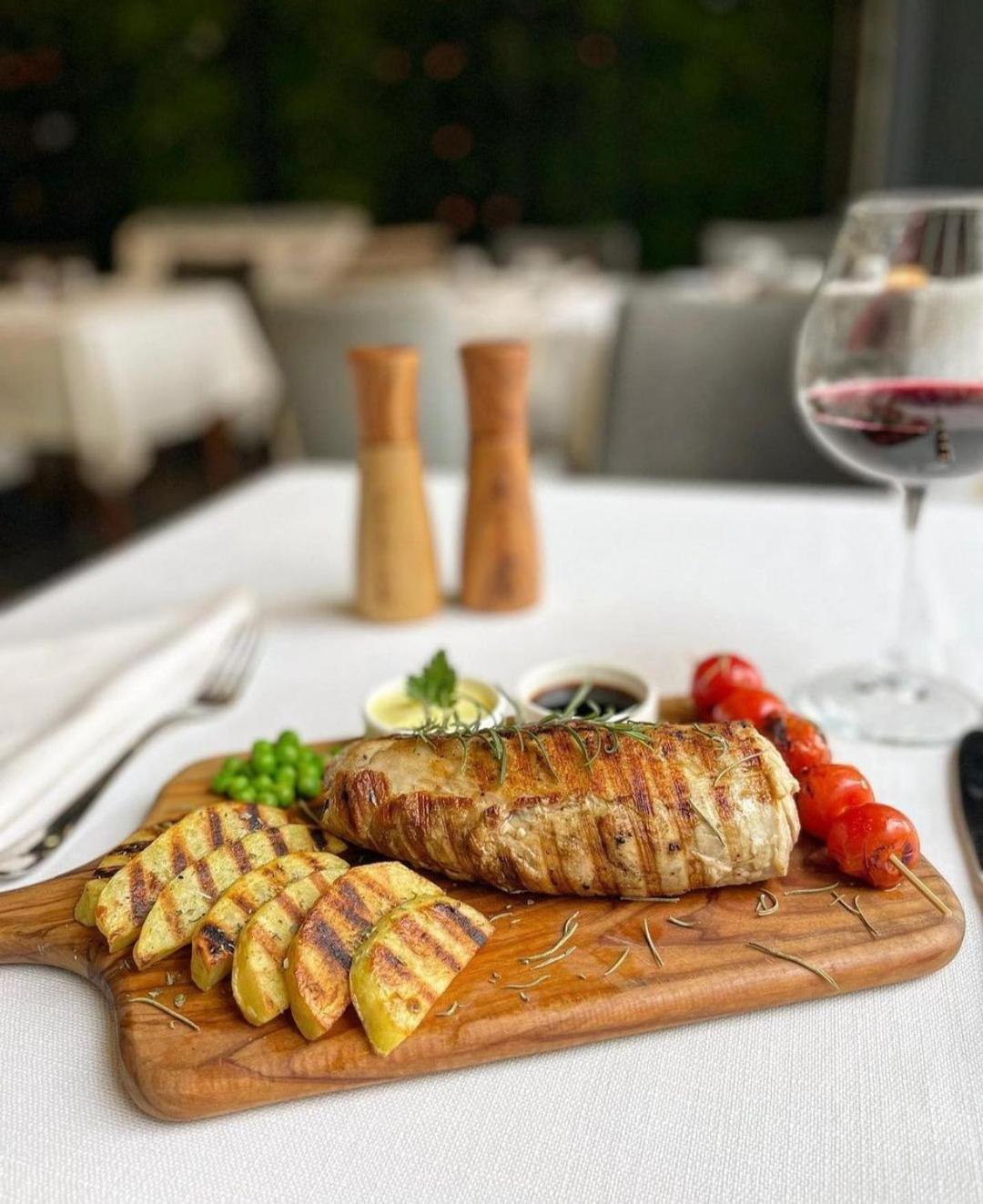 Hotel Elysee 티라나 외부 사진