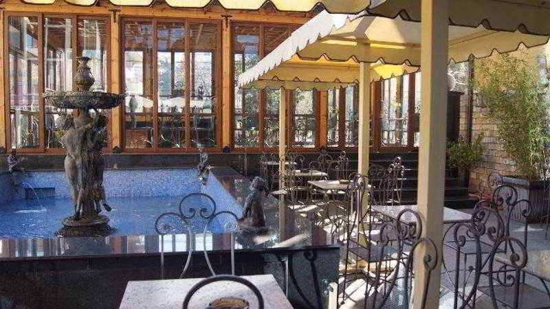 Hotel Elysee 티라나 외부 사진